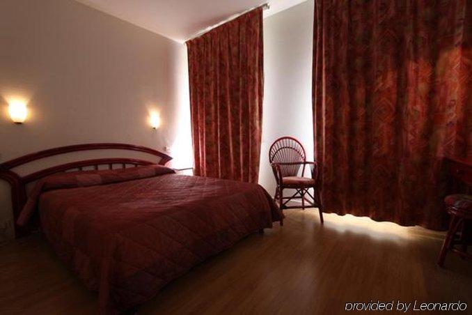 Garden Hotel Toulouse Szoba fotó